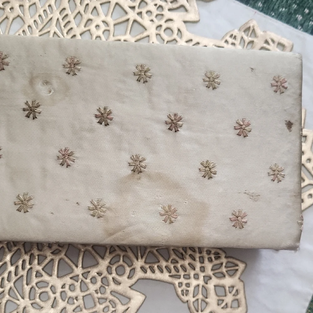 Embroidered Glove Box vintage– Floral Threadwork – Satin or Silk Exterior